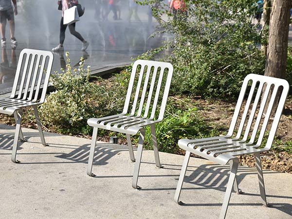 Anodizzazione-lucida-colorata-per-arredamento