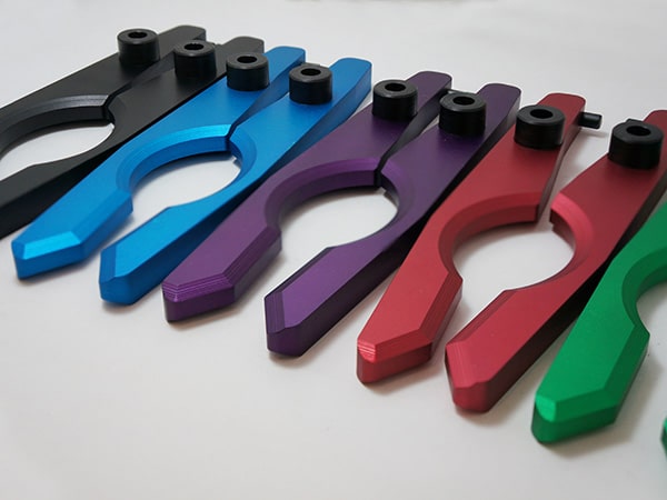 Colorazione-elettrolitica-alluminio-anodizzato