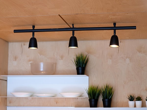 Trattamenti-riflettenti-protettivi-profili-alluminio-lampade